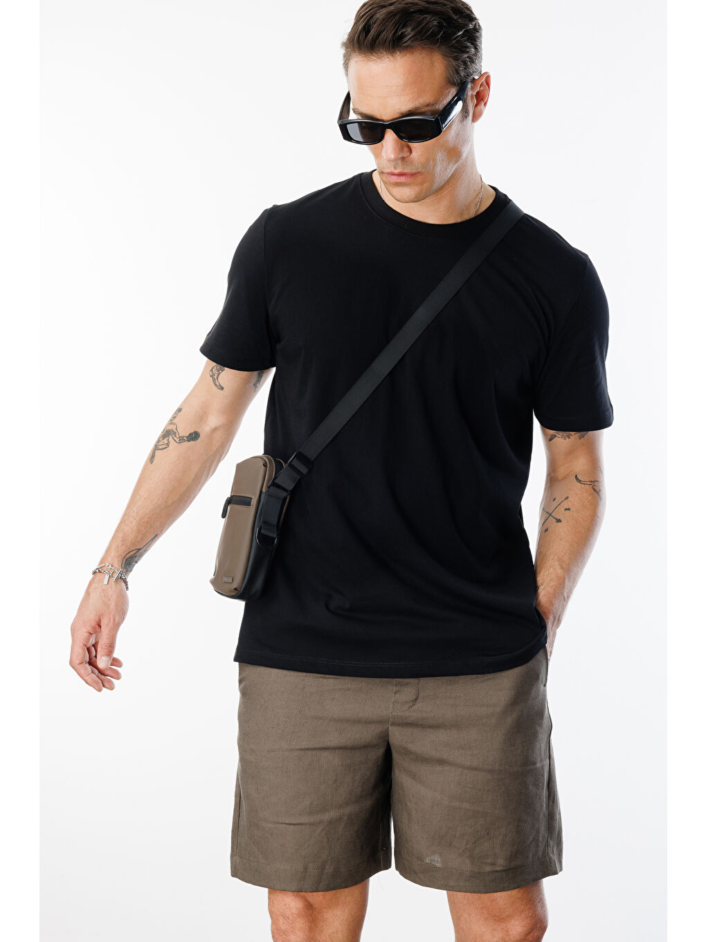 Siyah Erkek T-shirt %100 Pamuk Regular Fit Standart Kesim Bisiklet Yaka Basic Tişört BASIC-T-SHIRT1-4