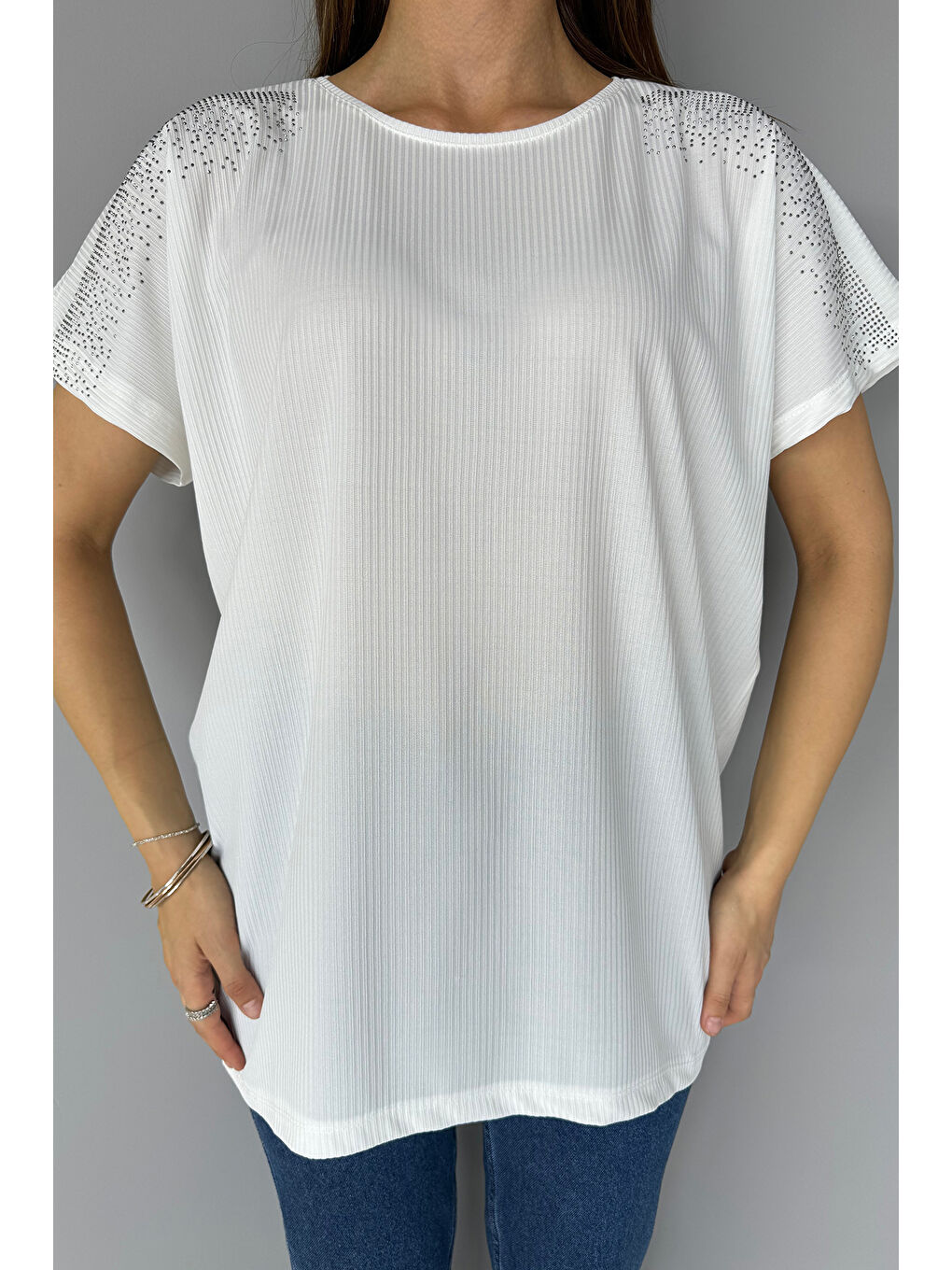 Ekru Omuz Taş İşlemeli Elastanlı Kadın Bluz-2