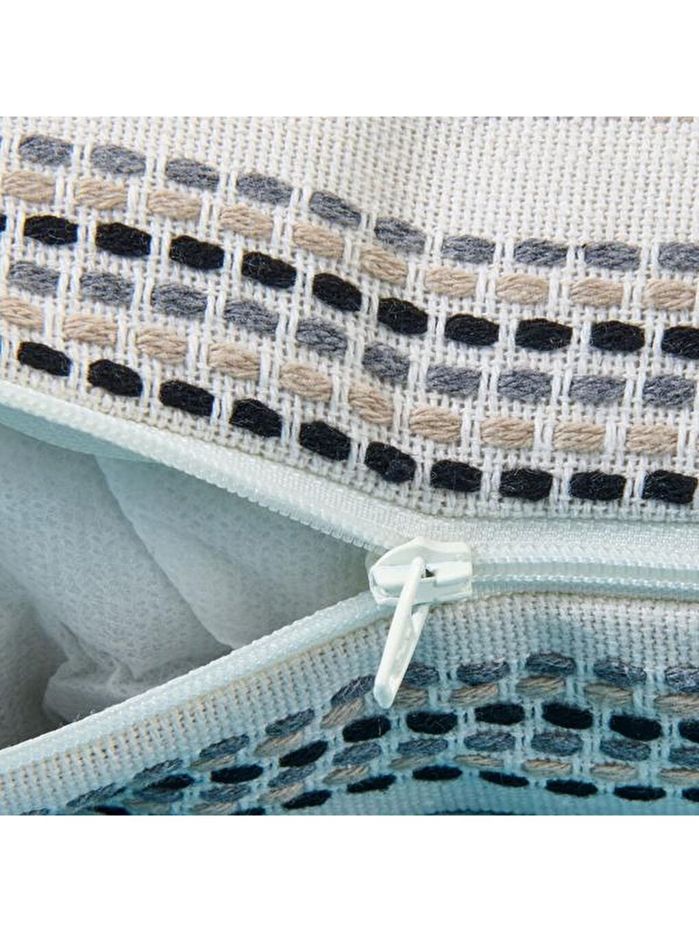 Soft Horden Püsküllü Kırlent - Ekru - 40x40 cm-2