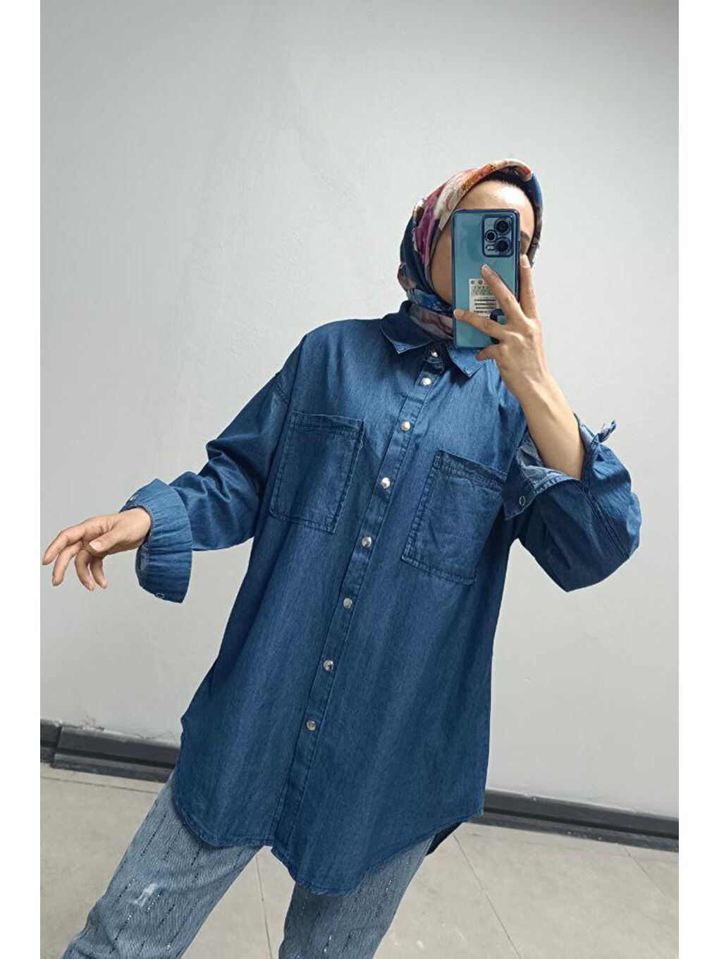 Kadın Mavi Çift Cepli Çıtçıt Düğmeli Oversize Denim Gömlek