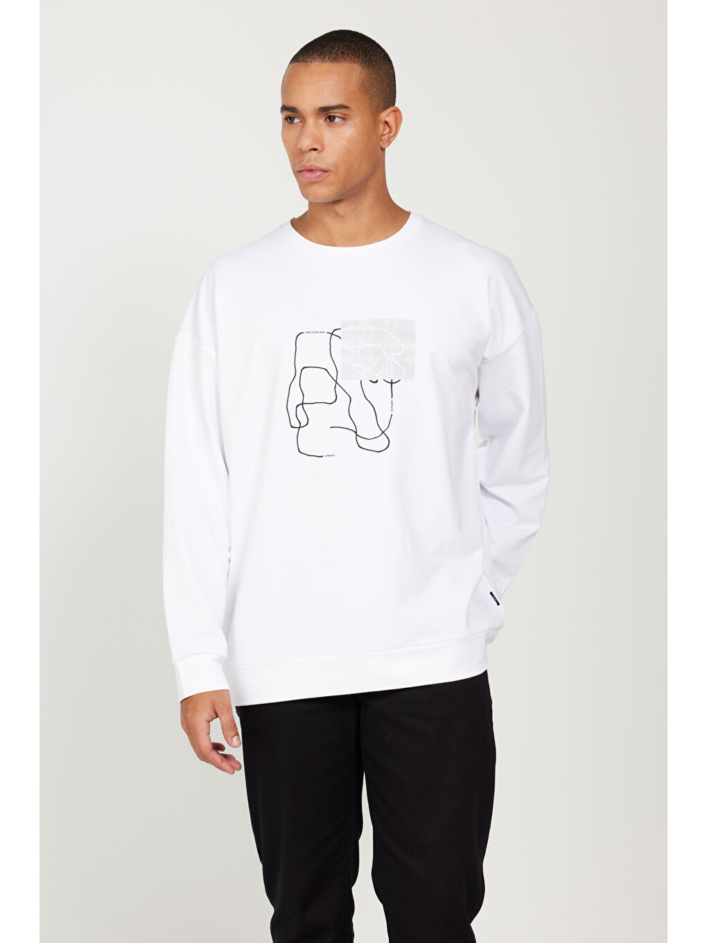 Erkek Beyaz Oversize Bol Kesim Bisiklet Yaka Önü Baskılı Pamuklu Sweatshirt