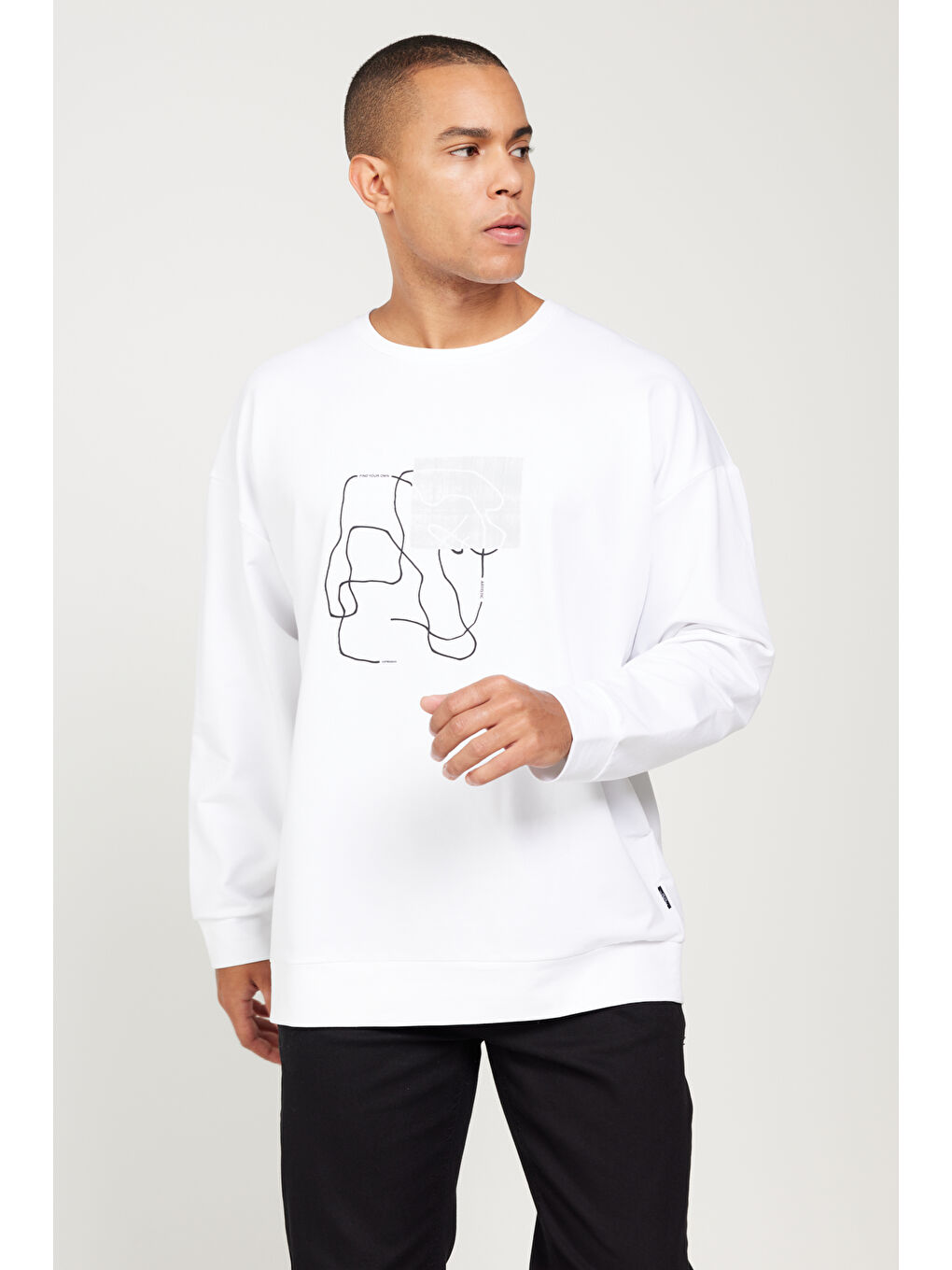Erkek Beyaz Oversize Bol Kesim Bisiklet Yaka Önü Baskılı Pamuklu Sweatshirt-3