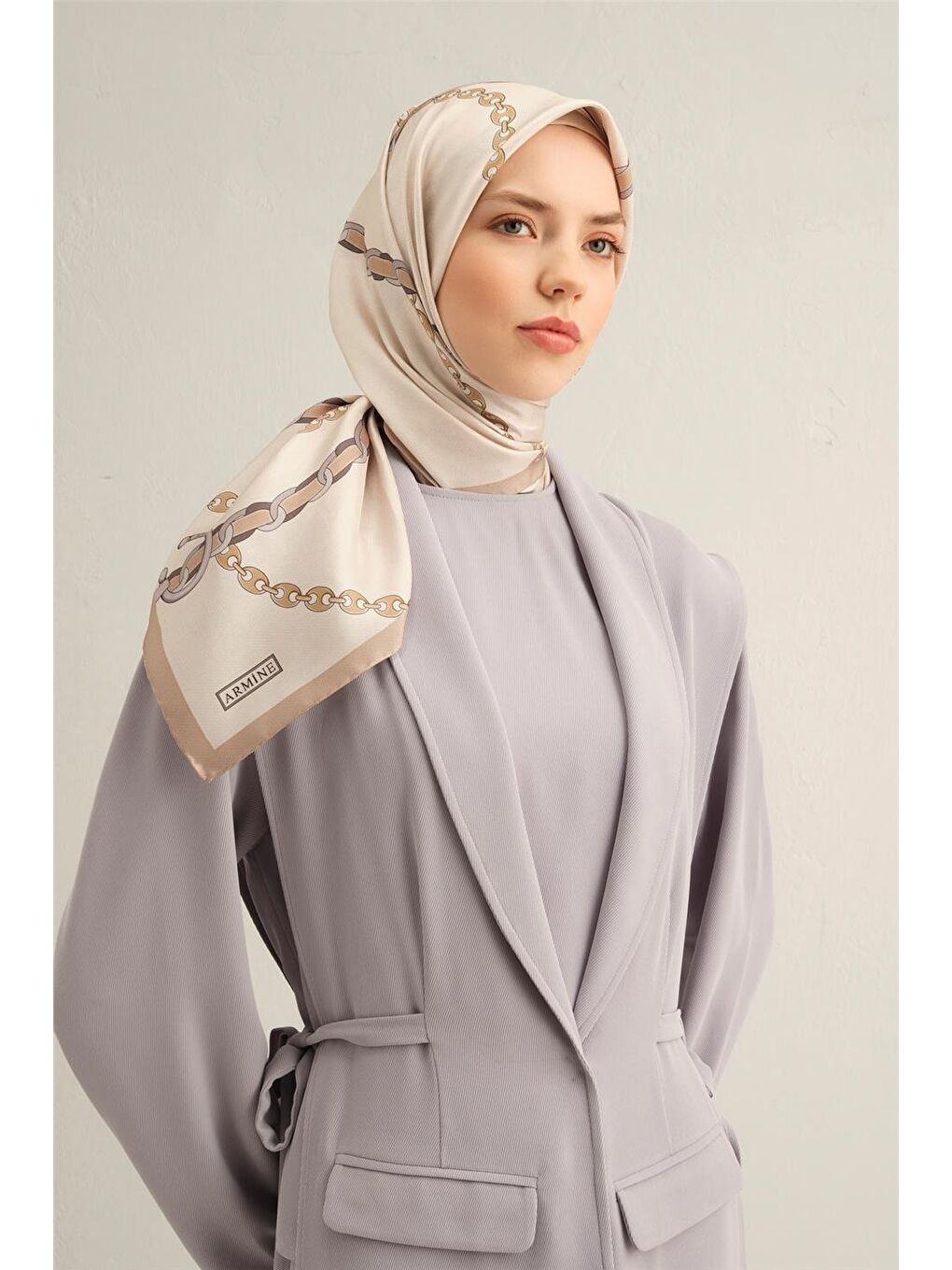 Bej Klasik Desenli Saf İpek Twill Eşarp 9346 05-2