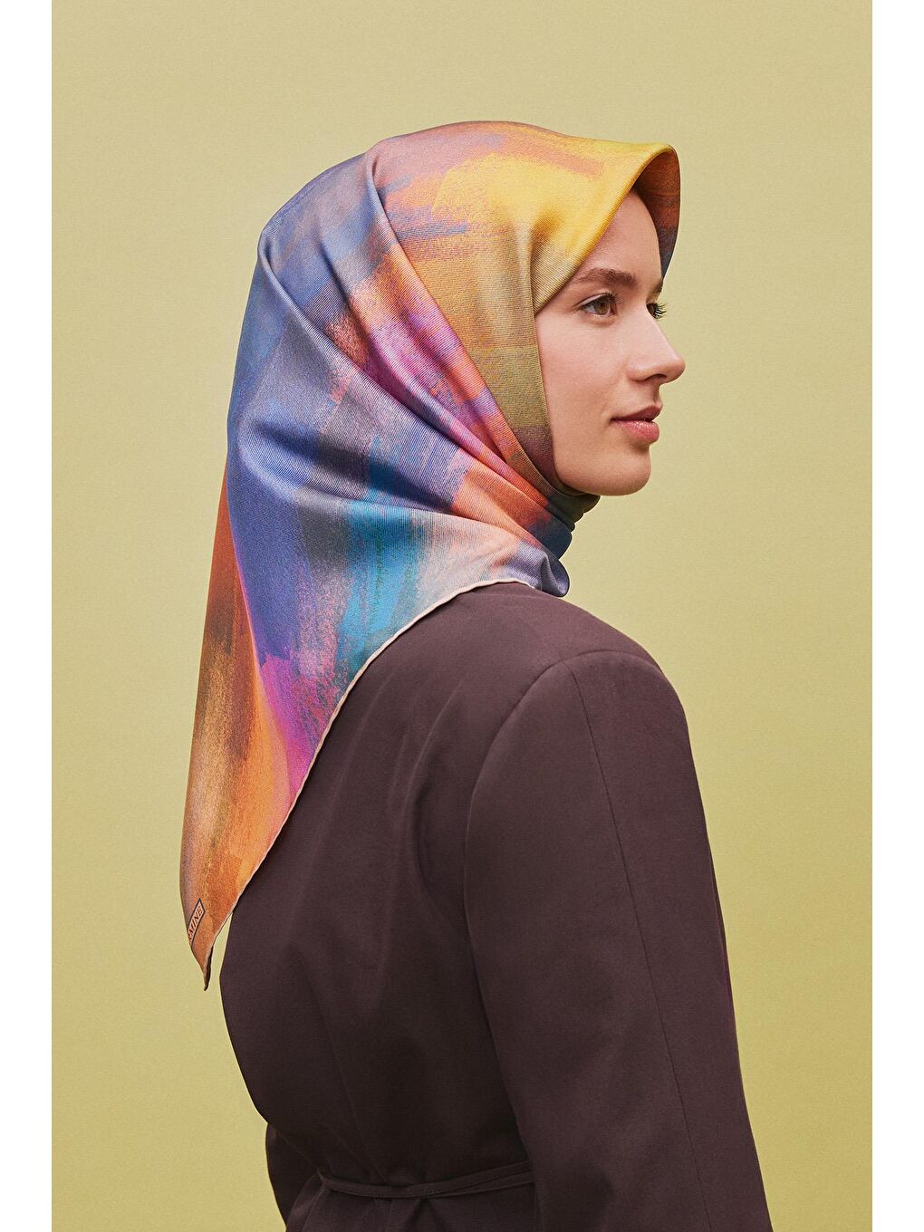 Karışık Geometrik Desenli Saf İpek Twill Eşarp 9308 09