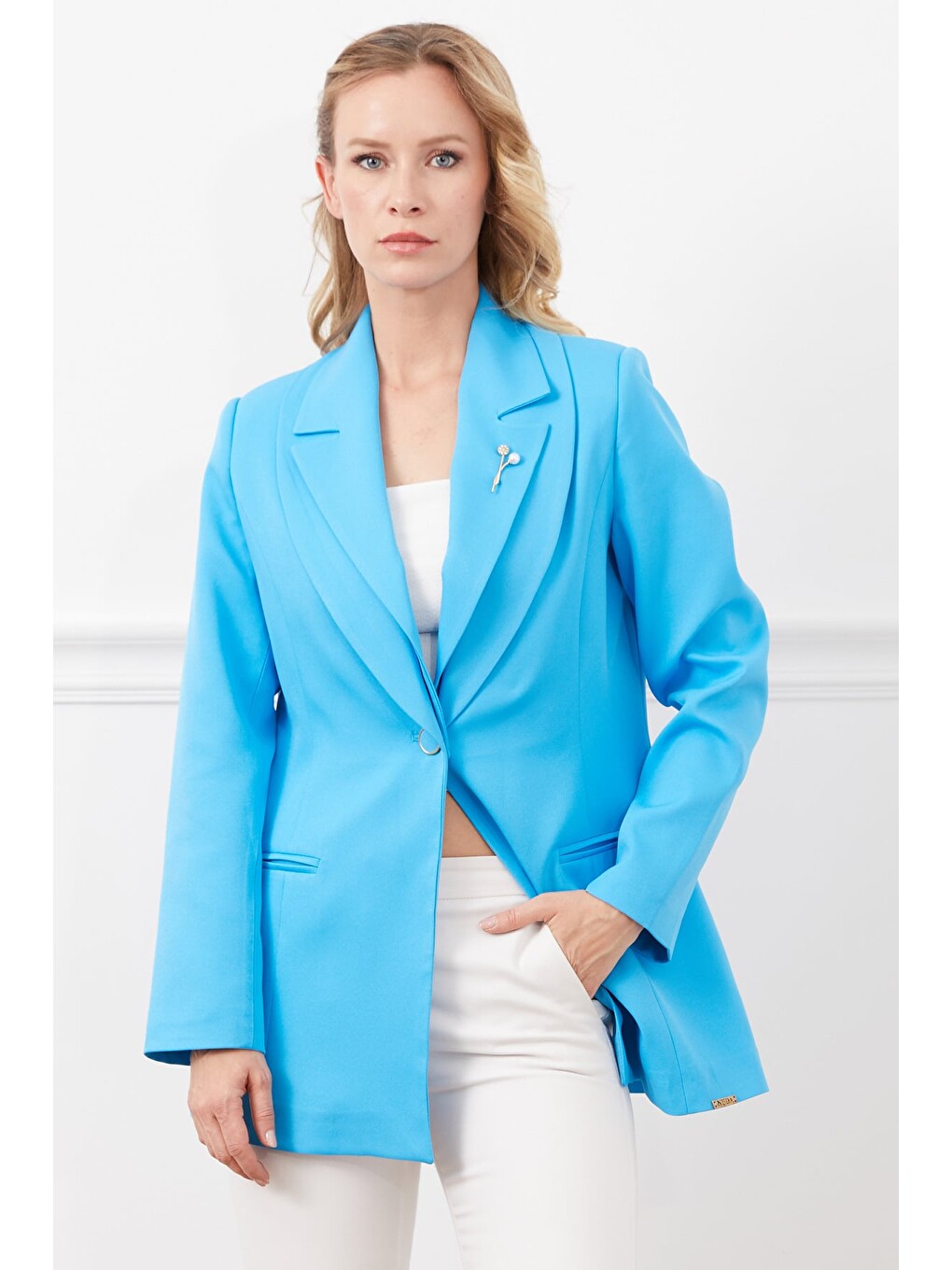 Mavi Broş Detaylı Çift Yakalı Blazer Ceket-1
