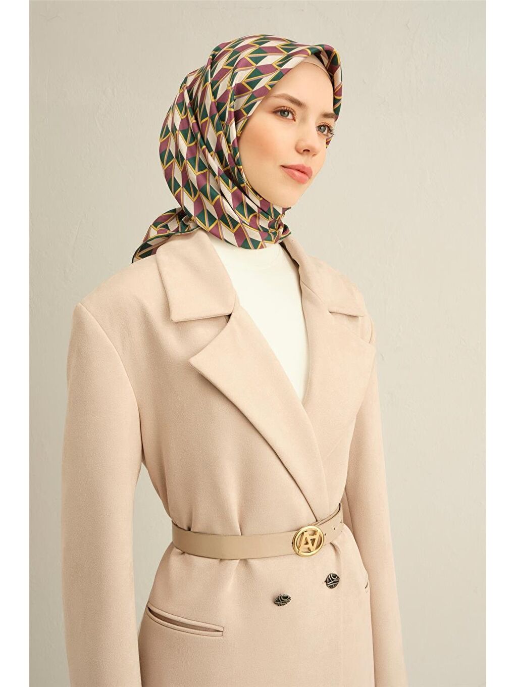 Karışık Obje Desenli Saf İpek Twill Eşarp 9309 84