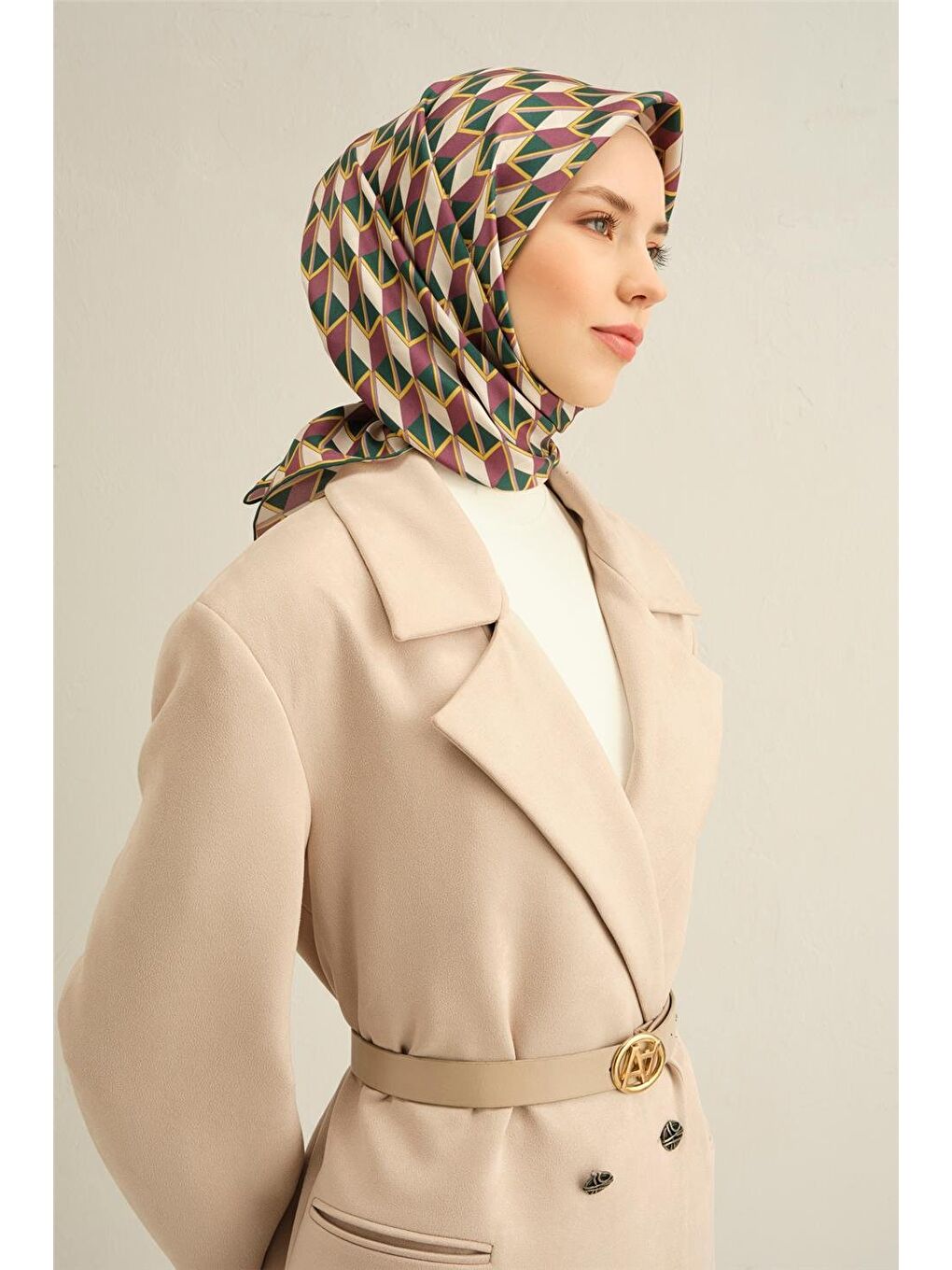 Karışık Obje Desenli Saf İpek Twill Eşarp 9309 84-2