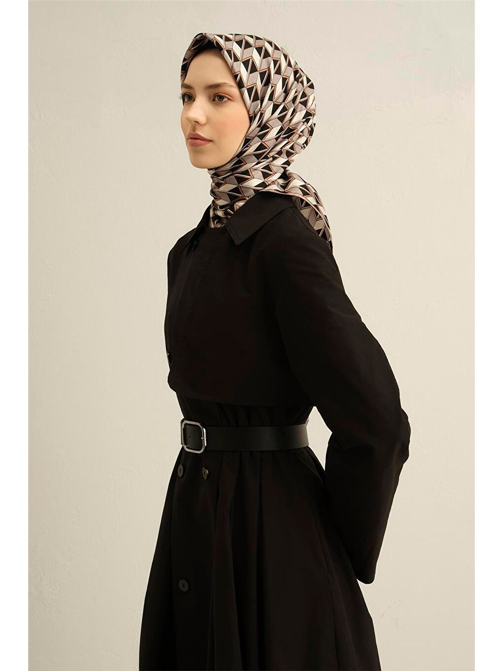 Kahverengi Obje Desenli Saf İpek Twill Eşarp 9309 04-1