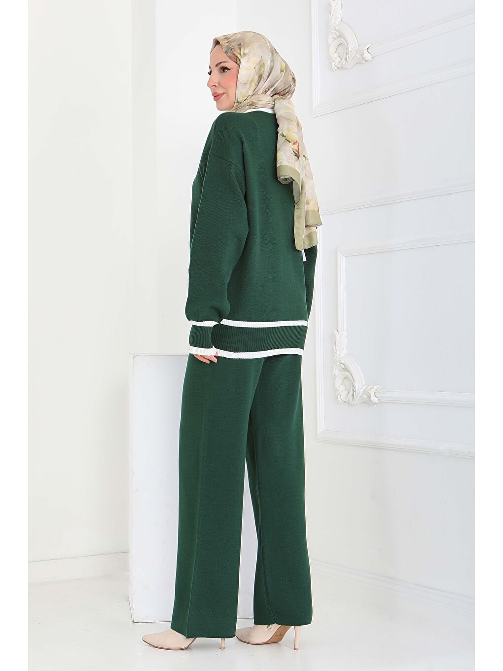 Yeşil Şeritli Düğmeli Triko Takım Zumrut - 27904-ZUMRUT-1
