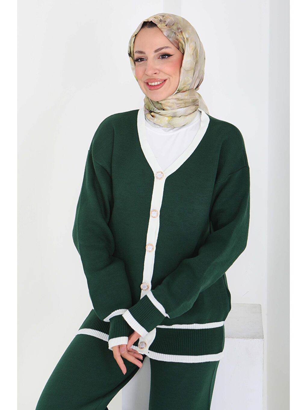 Yeşil Şeritli Düğmeli Triko Takım Zumrut - 27904-ZUMRUT-2