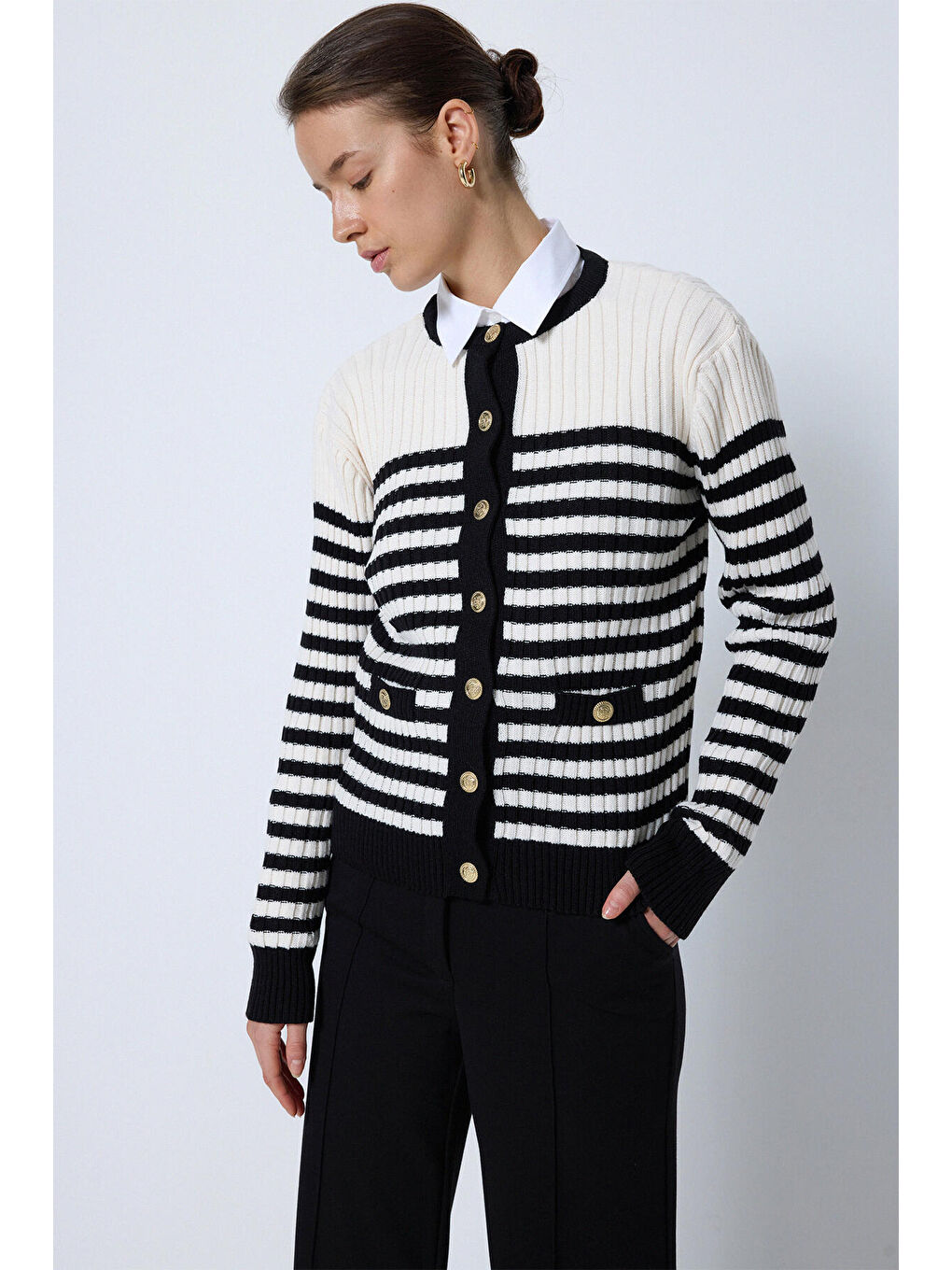 Siyah Cep Detaylı Çizgili Triko Hırka-2