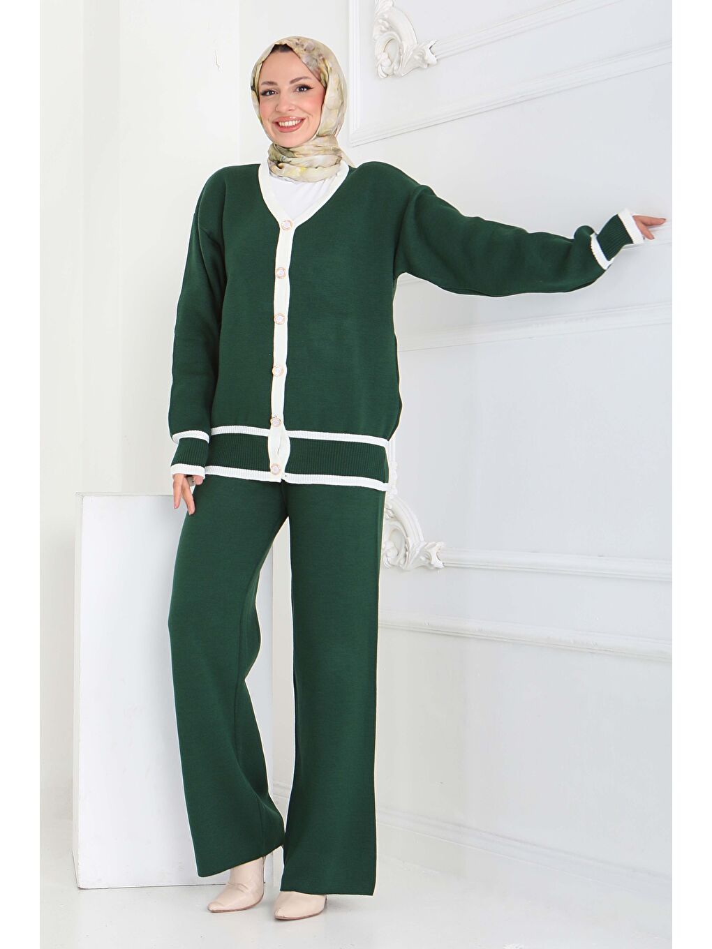 Yeşil Şeritli Düğmeli Triko Takım Zumrut - 27904-ZUMRUT-3