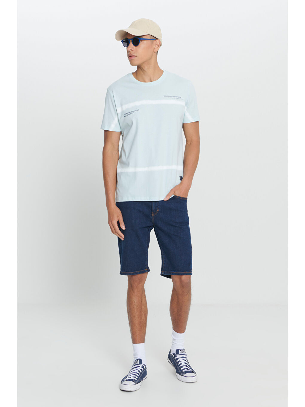 Erkek Turkuaz Standart Fit Normal Kesim %100 Pamuk Batik Desenli Bisiklet Yaka Tişört-1