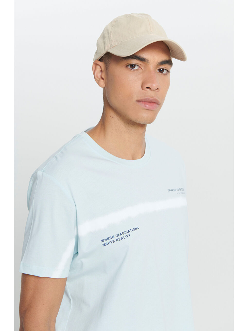 Erkek Turkuaz Standart Fit Normal Kesim %100 Pamuk Batik Desenli Bisiklet Yaka Tişört-2