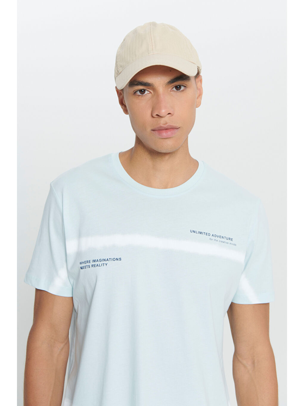 Erkek Turkuaz Standart Fit Normal Kesim %100 Pamuk Batik Desenli Bisiklet Yaka Tişört-3