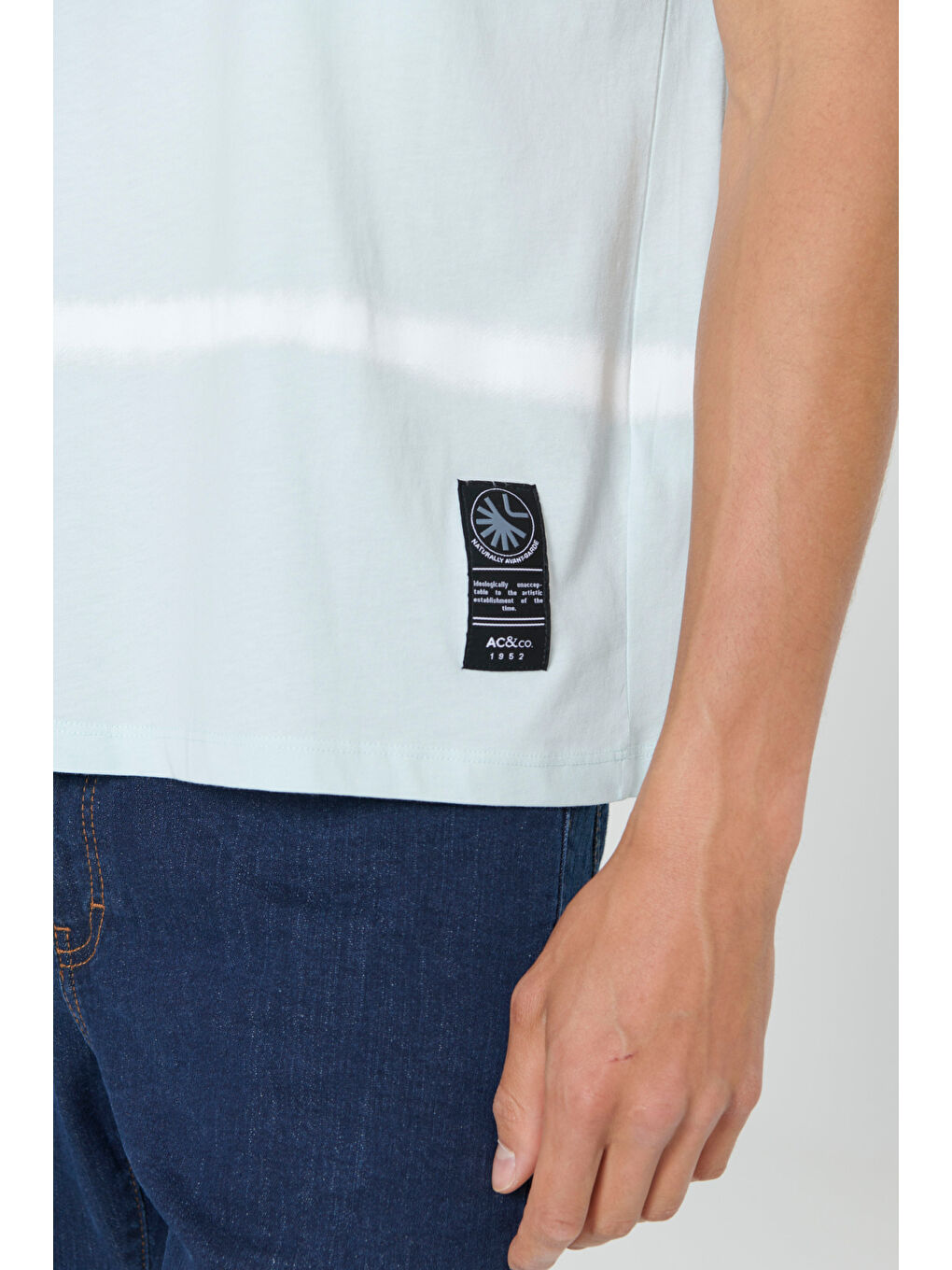 Erkek Turkuaz Standart Fit Normal Kesim %100 Pamuk Batik Desenli Bisiklet Yaka Tişört-4