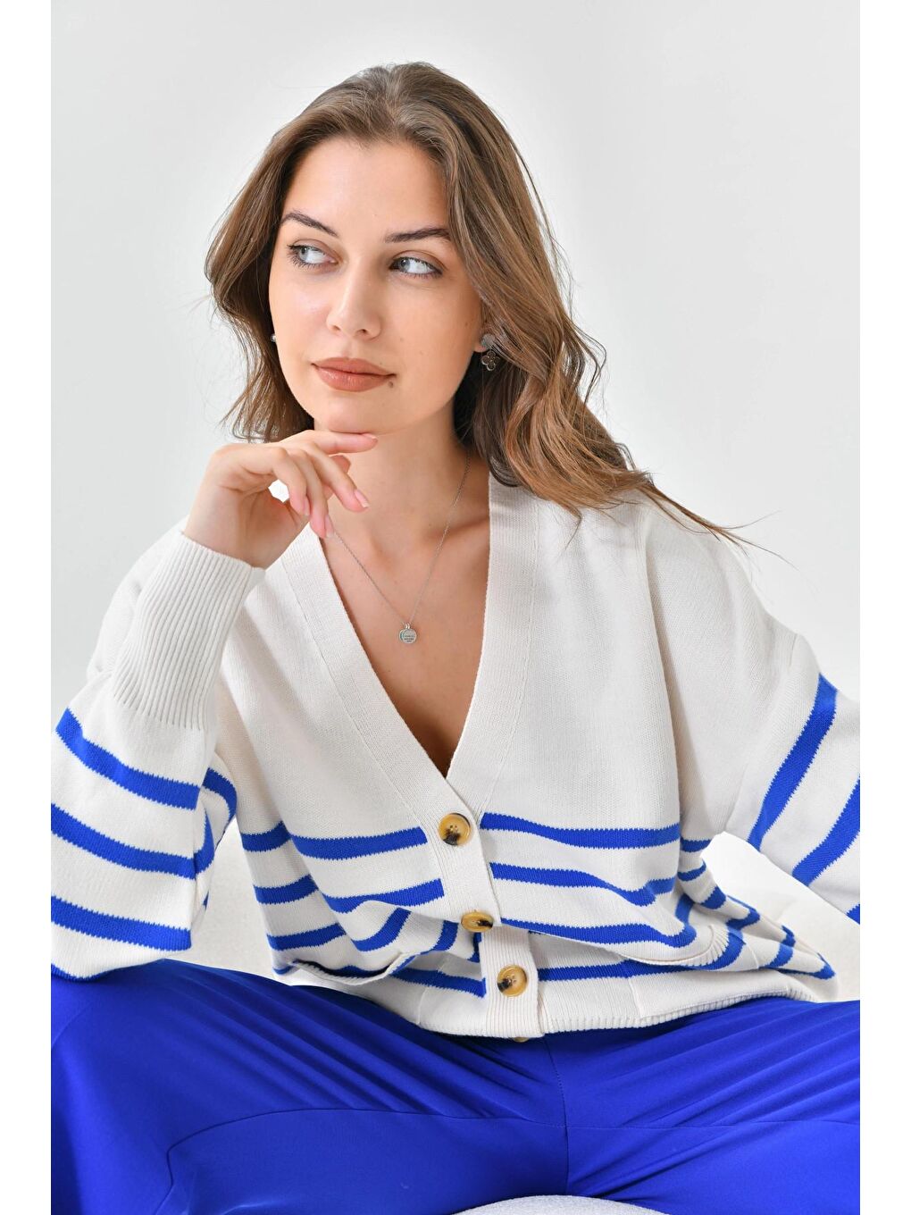 Mavi Çizgili Düğme Detaylı Oversize Triko Hırka