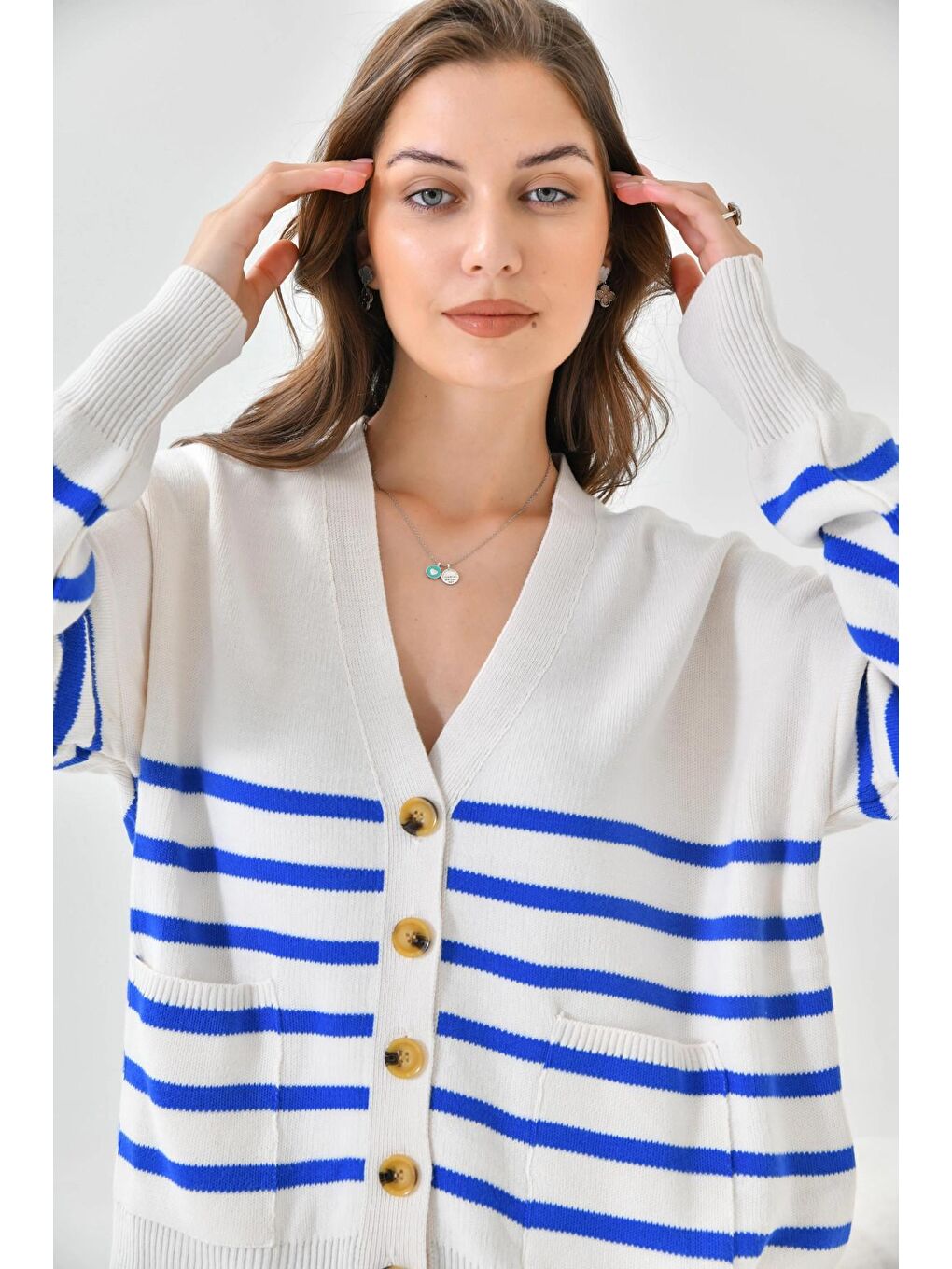 Mavi Çizgili Düğme Detaylı Oversize Triko Hırka-2