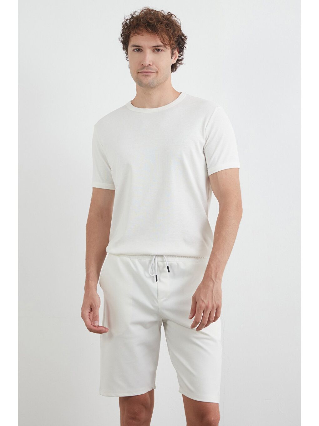 Ekru Beli Bağlamalı Cepli Şort