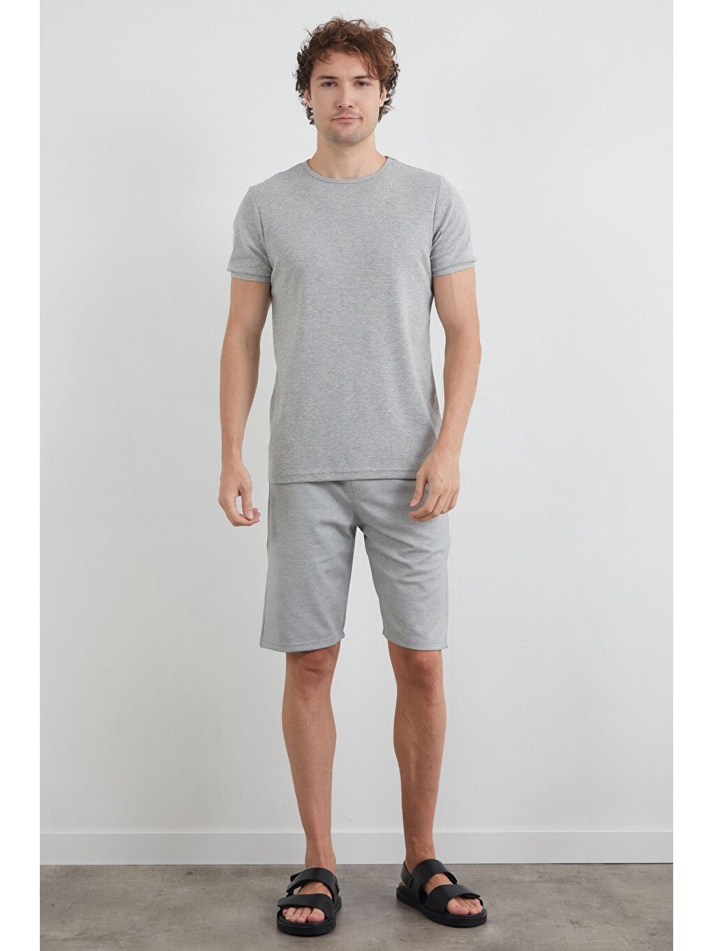 Gri Beli Bağlamalı Cepli Şort