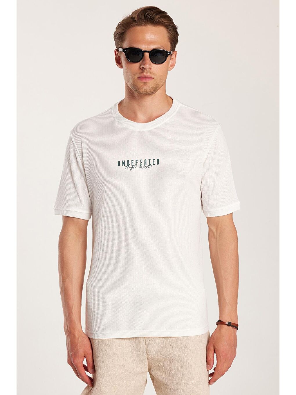 Erkek Standart Fit Pamuklu Düz Basic Bisiklet Yaka Baskılı Beyaz Tişört-3