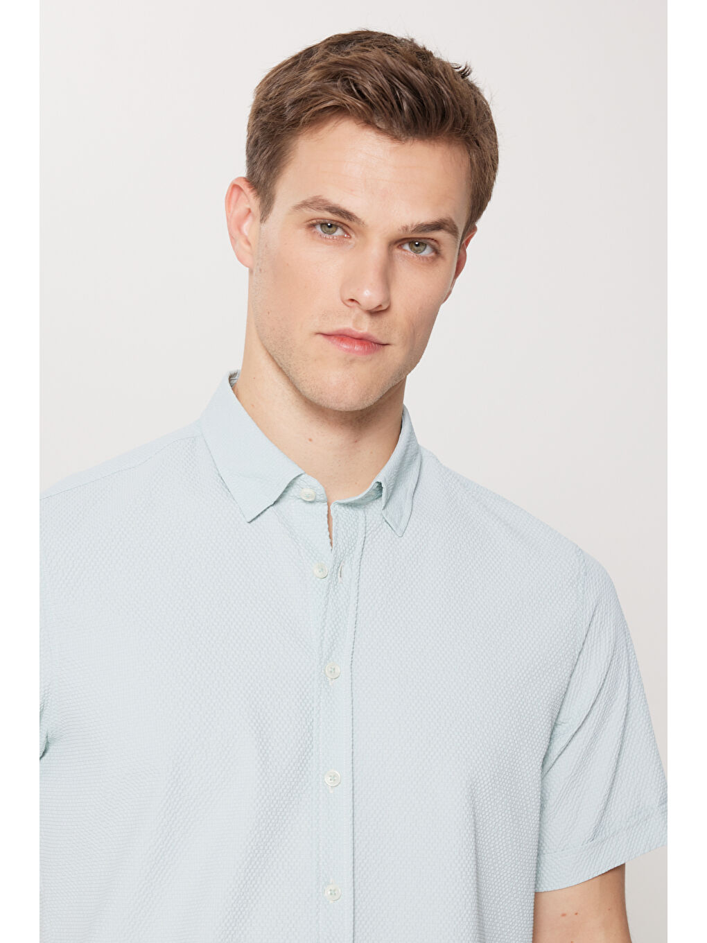 Erkek Yeşil Slim Fit Dar Kesim Gizli Düğme Yaka Kısa Kollu Gömlek-2