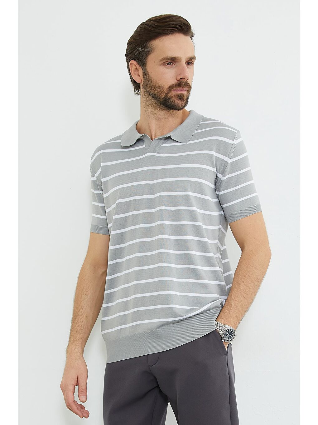 Gri Çizgili Apaş Yaka Triko Tişört-4