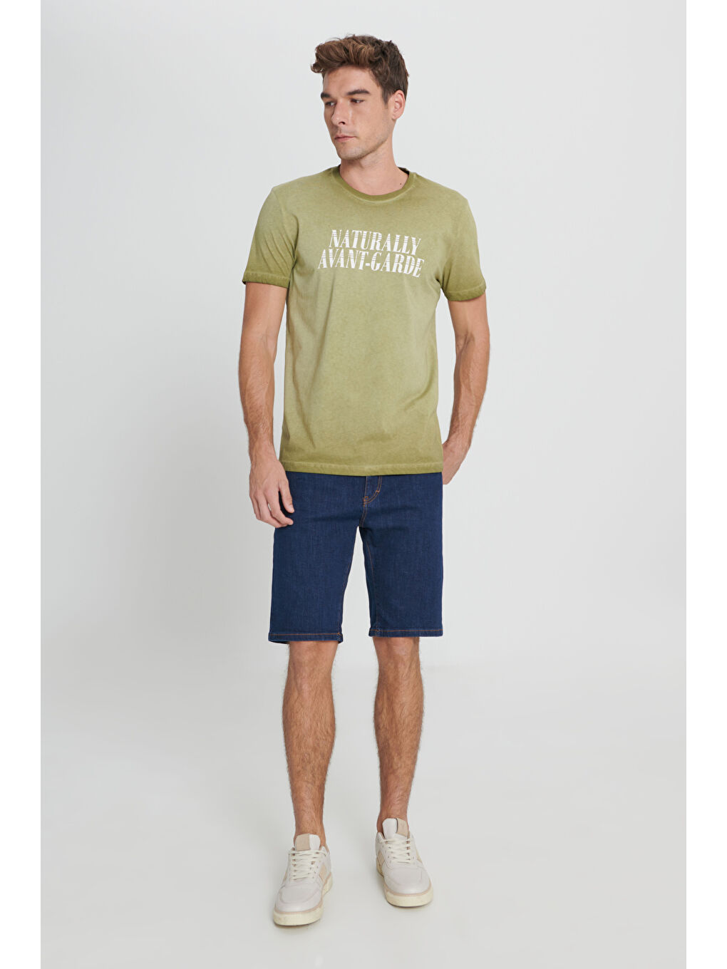 Erkek Haki Standart Fit Normal Kesim %100 Pamuk Baskılı Bisiklet Yaka Tişört-1