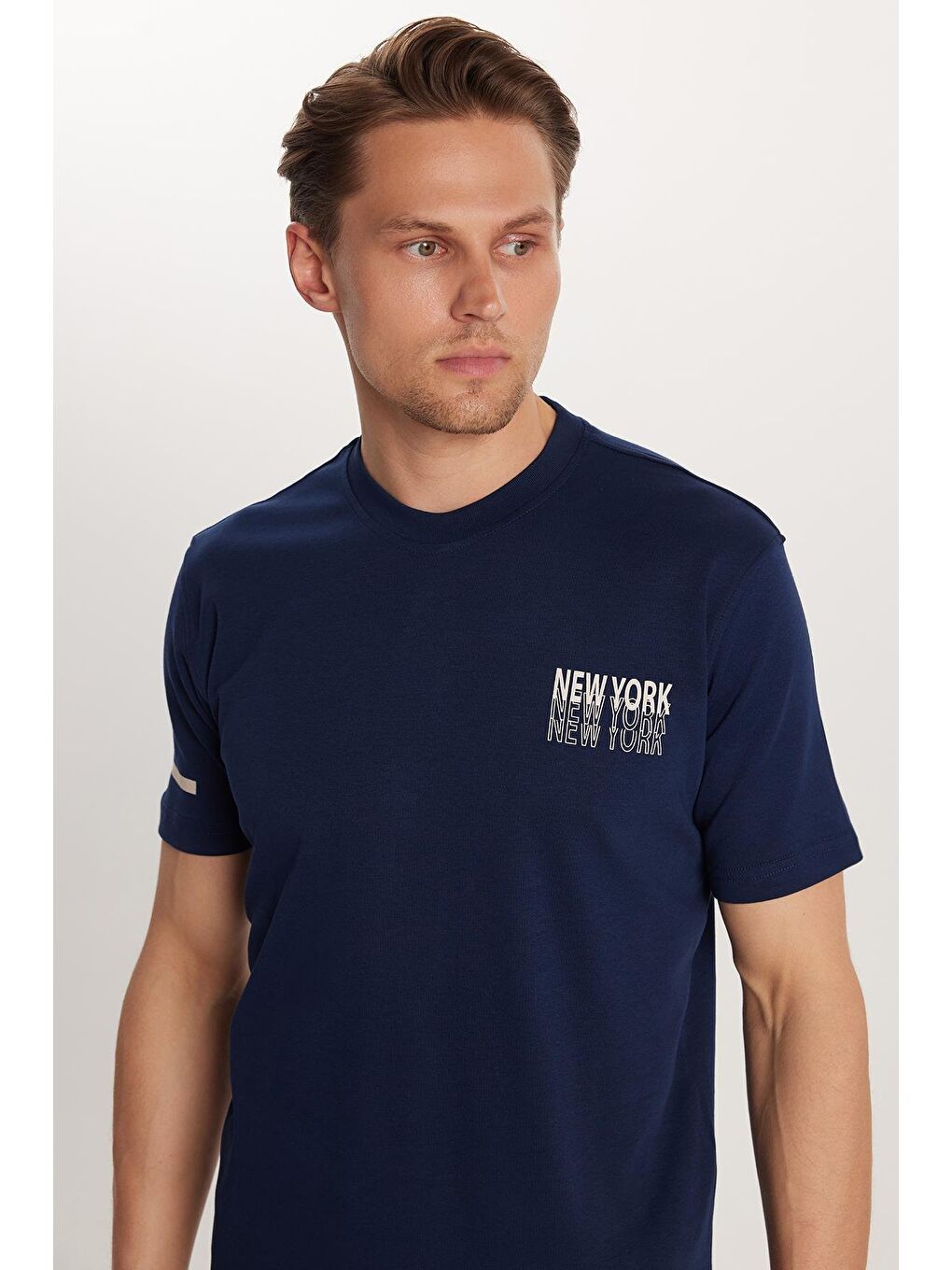 Erkek Slim Fit Dar Kesim Pamuklu Düz Basic Baskılı Bisiklet Yaka Lacivert Tişört