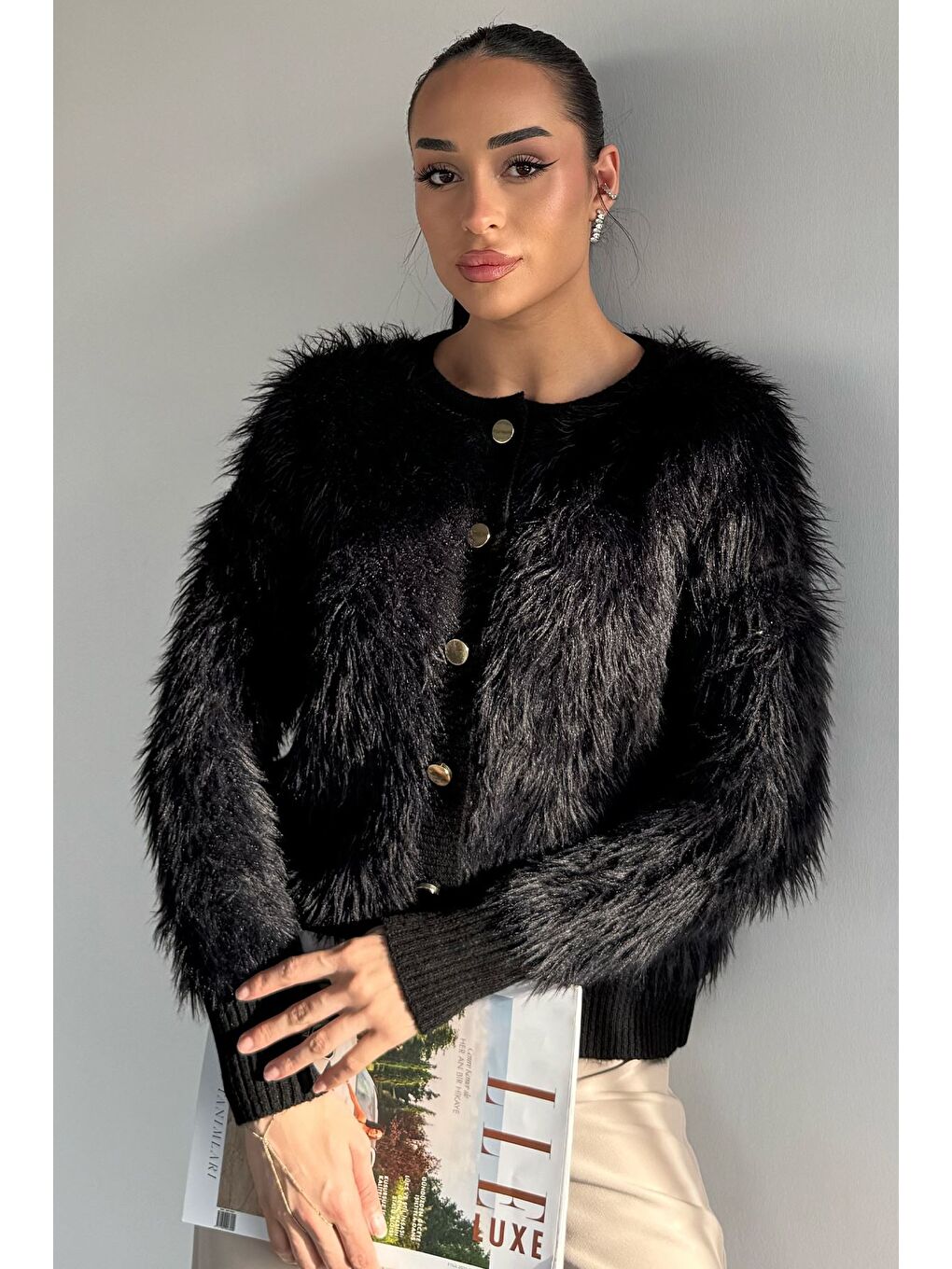 Siyah Kadın Ön Düğmeli Sakallı Triko Ceket-1