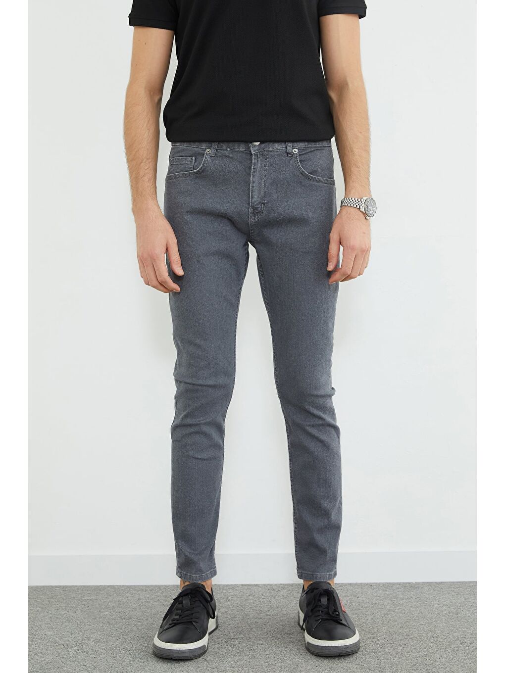 Antrasit Düğmeli Fermuarlı Regular Fit Jean-1