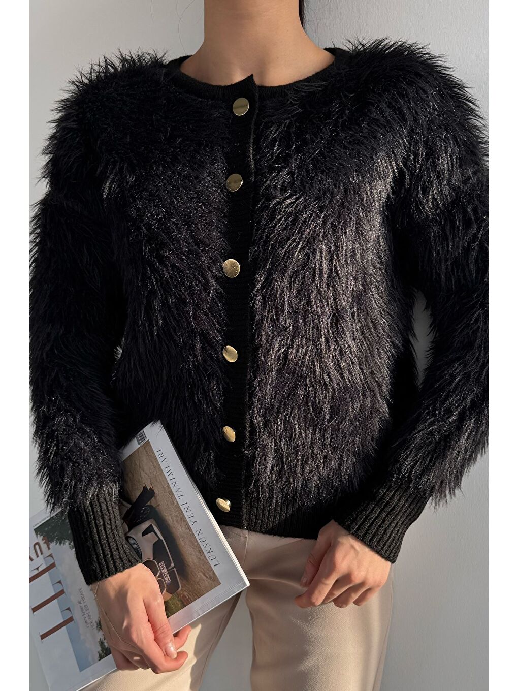 Siyah Kadın Ön Düğmeli Sakallı Triko Ceket-2