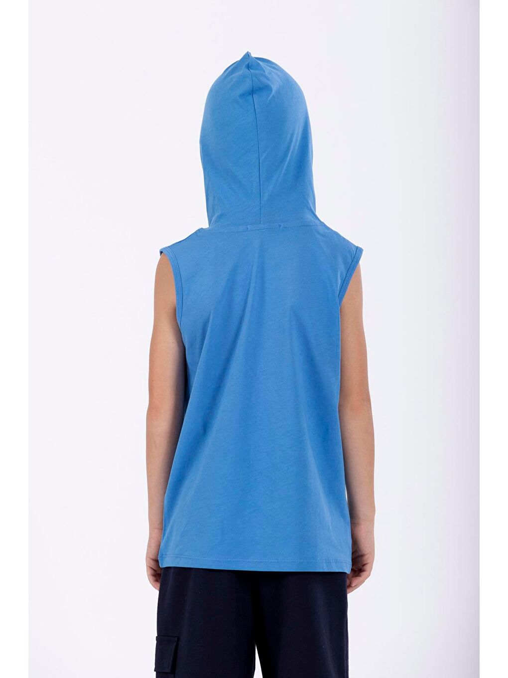 Baskılı Kapüşonlu Sıfır Kol Mavi Renk Erkek Çocuk Tshirt-4