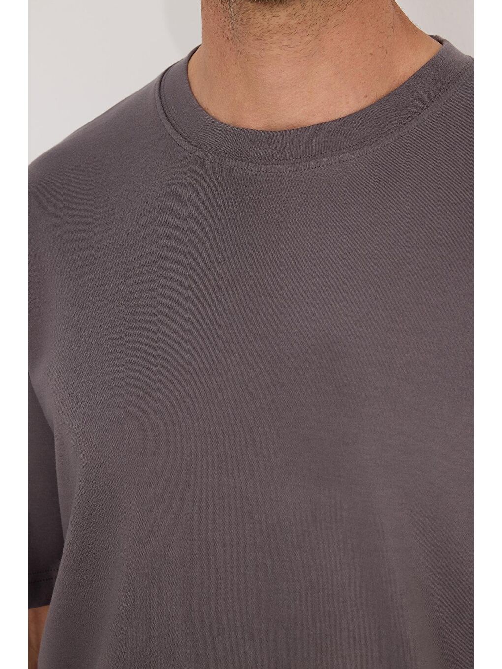 Gri Unisex Oversize Geniş Kesim %100 Pamuk Yumuşak Dokulu Basic Bisiklet Yaka Füme Tişört-2