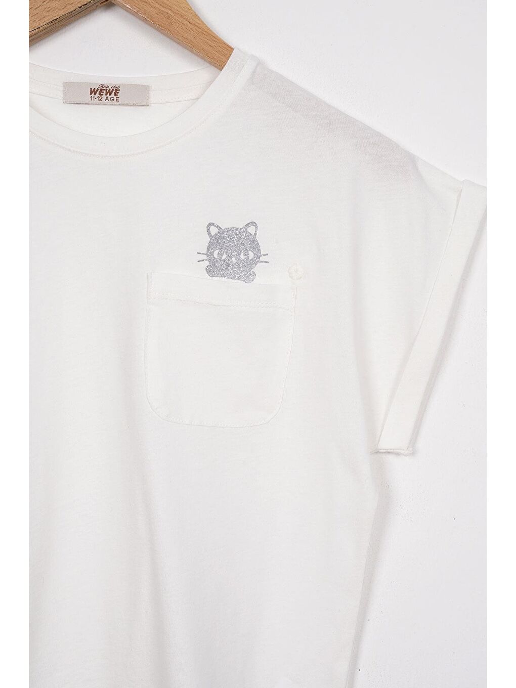 Bisiklet Yaka Kısa Kol Cep Detaylı Simli Kedi Baskılı Ekru Renk Kız Çocuk Tshirt-1