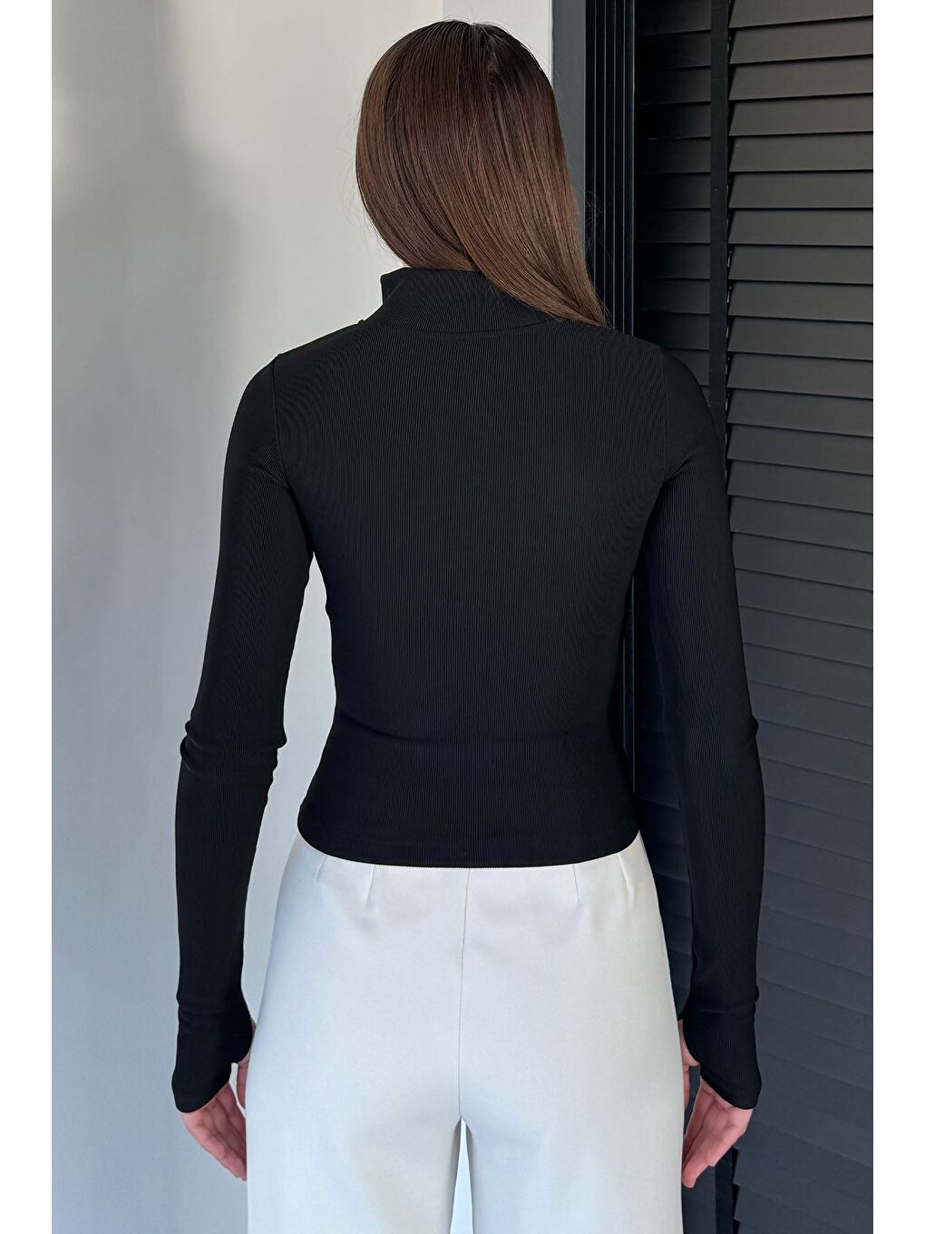 Siyah Kadın Yüksek Yaka Gizli Fermuarlı Bluz-6