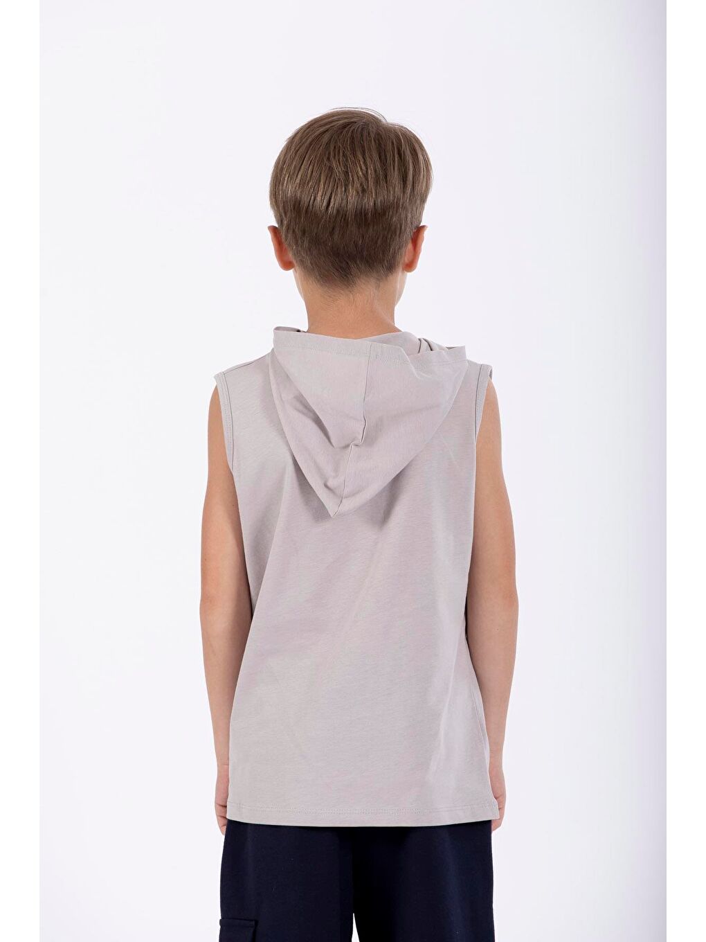 Bej Baskılı Kapüşonlu Sıfır Kol Taş Renk Erkek Çocuk Tshirt-3