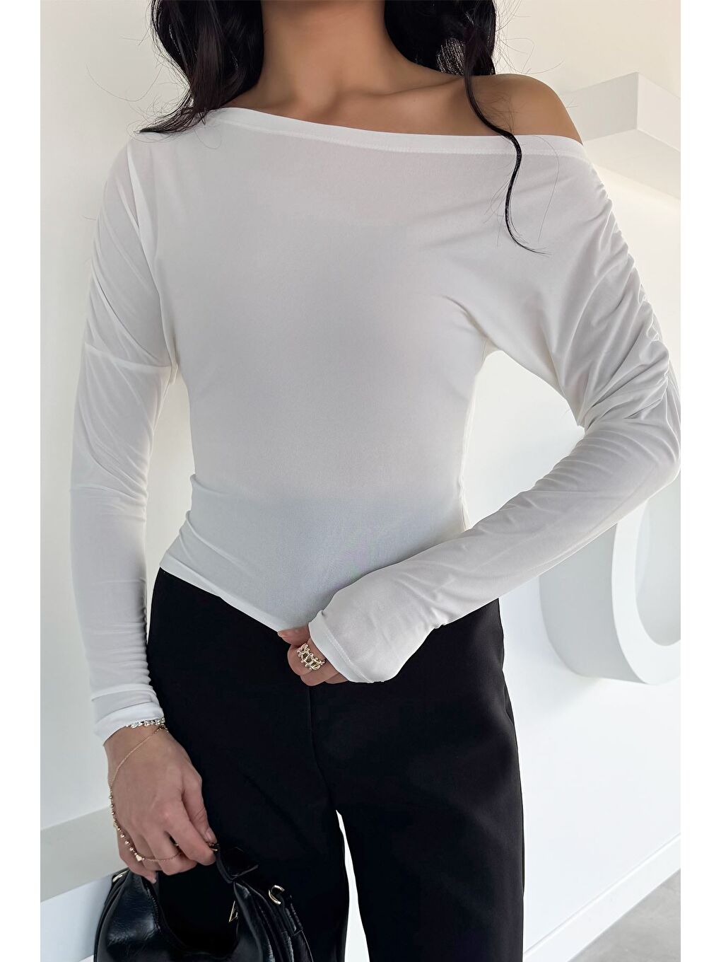 Ekru Kadın Omuz Büzgülü Elastanlı Bluz-2