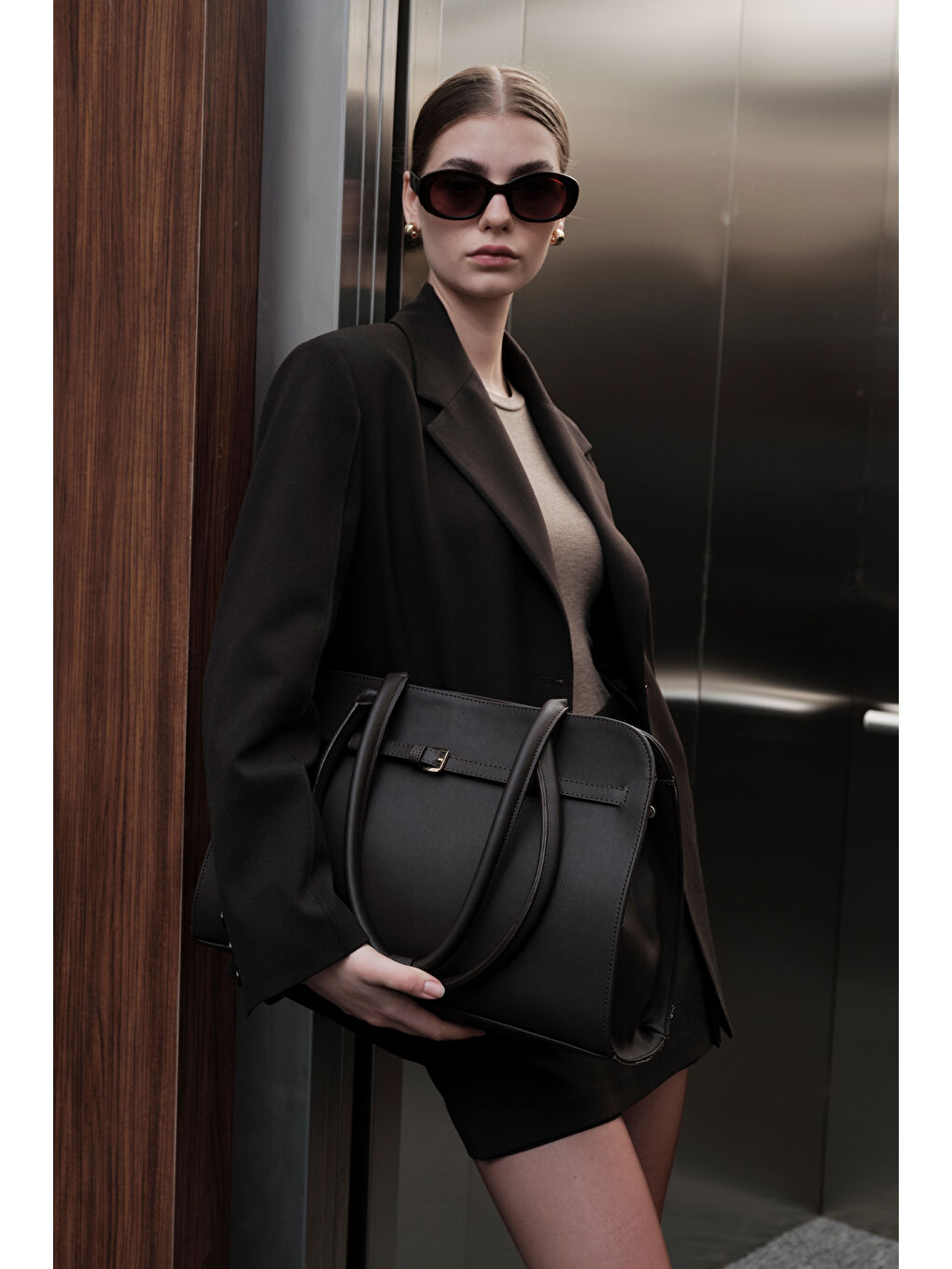 Orta Boy Kemerli Çanta Kahverengi-2