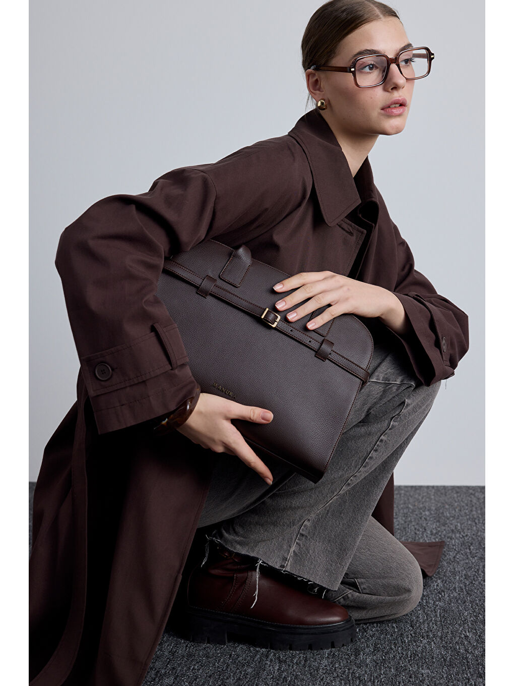 Orta Boy Kemerli Çanta Kahverengi-3