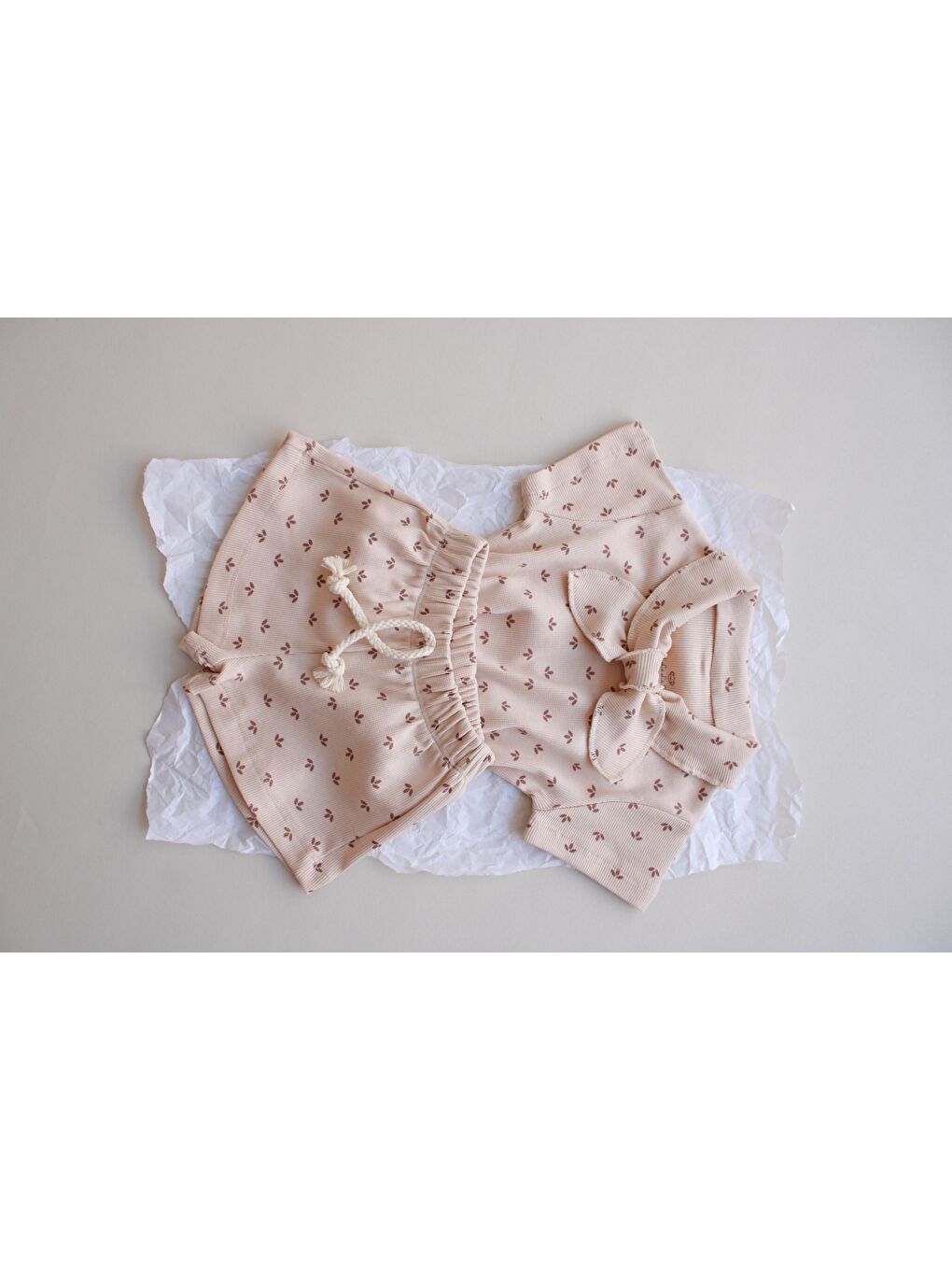 Bej Yaprak Baskı Kaşkorse Yaka Bağlamalı Takım