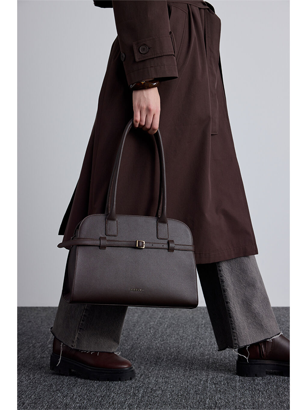 Orta Boy Kemerli Çanta Kahverengi-4