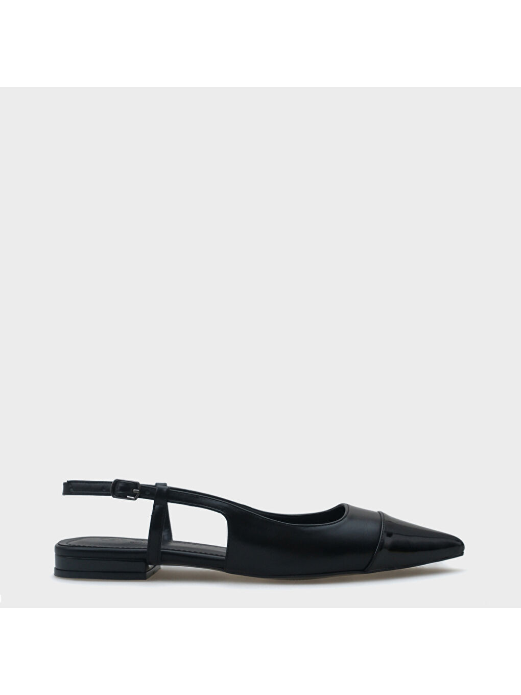 Siyah Anita Sivri Burunlu Arkası Açık Kadın Babet