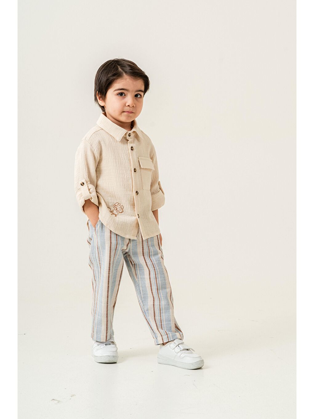 Bej Erkek Çocuk 2'Li Takım – Gömlek Ve Çizgili Keten Pantolon-3