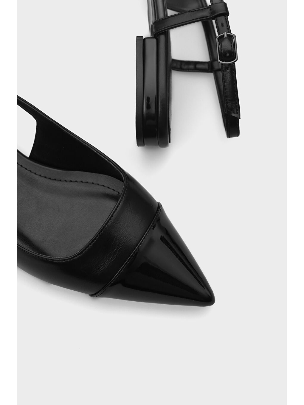 Siyah Anita Sivri Burunlu Arkası Açık Kadın Babet-4