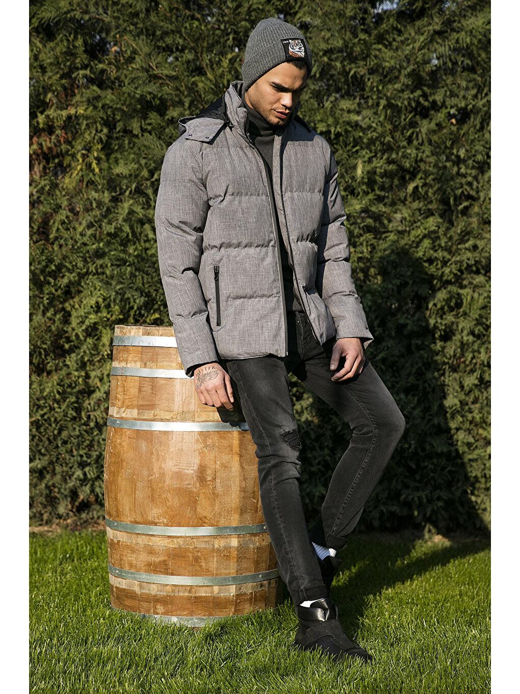 Gri Suya Dayanıklı Regular Fit Çıkarılabilir Kapüşonlu Şişme Mont 584008-1