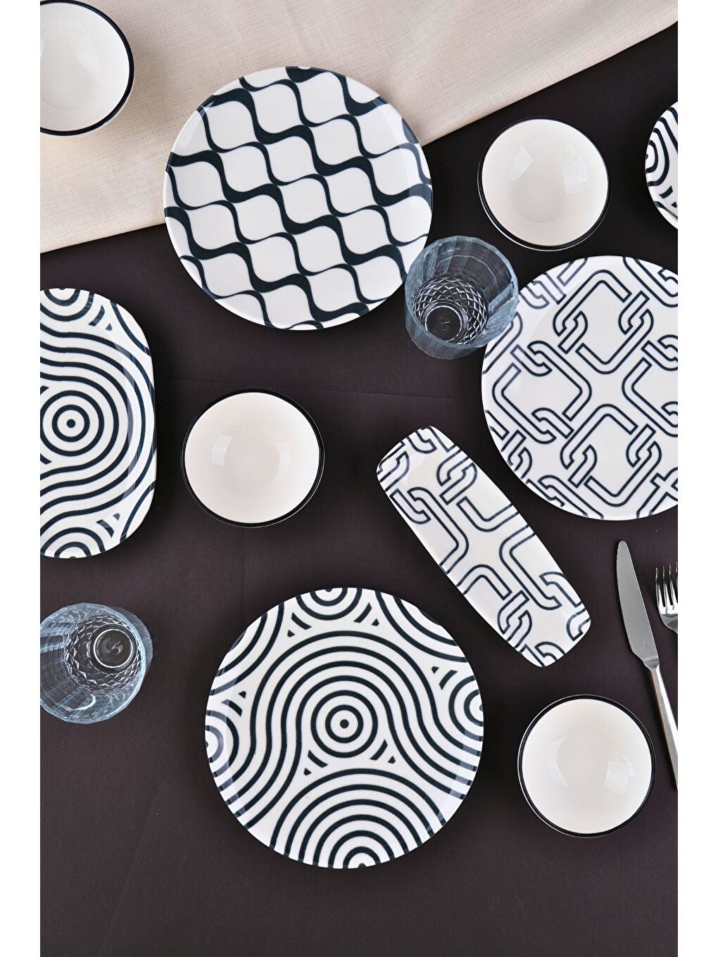 Siyah Porselen Black Kahvaltı ve İkram Takımı 6 Kişilik 14 Parça TVL14KAHPRS1152-2