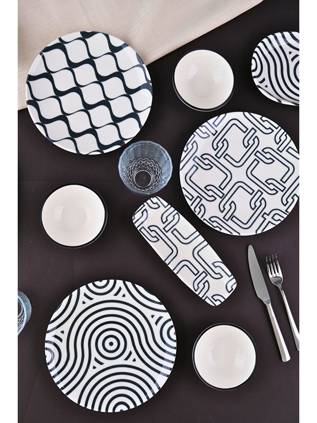 Siyah Porselen Black Kahvaltı ve İkram Takımı 6 Kişilik 14 Parça TVL14KAHPRS1152-7