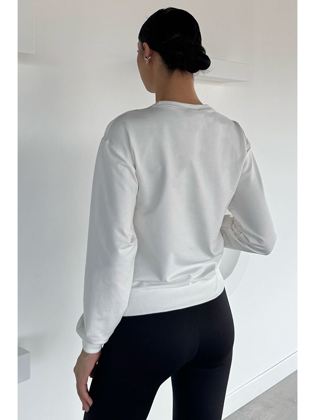 Ekru Kadın Ön Baskılı Bisiklet Yaka Sweatshirt-4