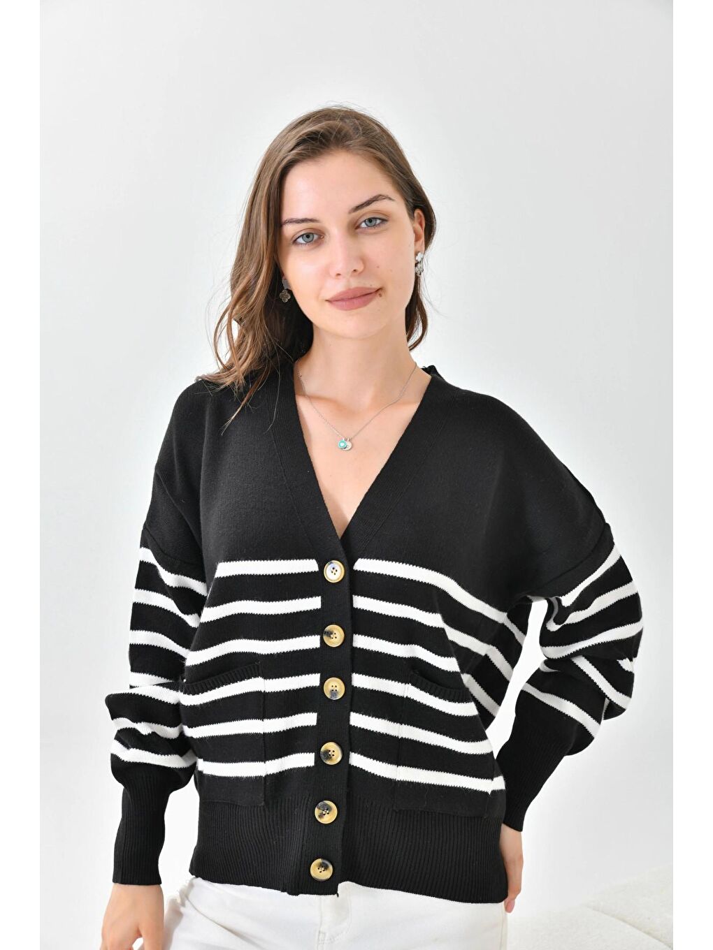 Siyah Çizgili Düğme Detaylı Oversize Triko Hırka-4